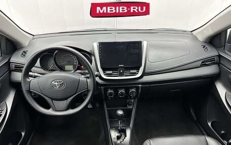 Toyota Yaris, 2021 год, 1 150 000 рублей, 6 фотография