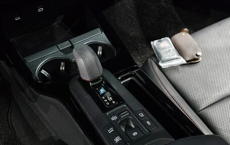 Toyota Prius IV XW50, 2024 год, 3 450 002 рублей, 6 фотография