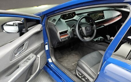 Toyota Prius IV XW50, 2024 год, 3 450 002 рублей, 8 фотография