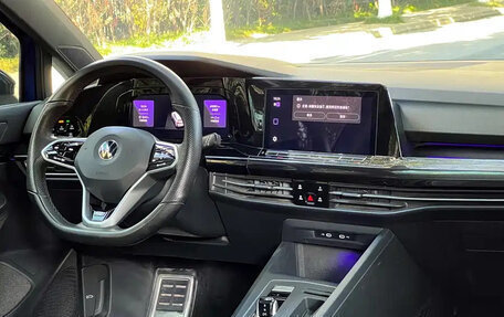 Volkswagen Golf VIII, 2023 год, 1 310 205 рублей, 21 фотография