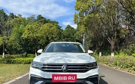 Volkswagen Tiguan II, 2023 год, 2 149 450 рублей, 2 фотография