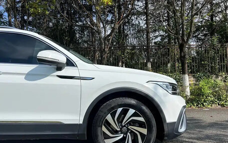 Volkswagen Tiguan II, 2023 год, 2 149 450 рублей, 7 фотография