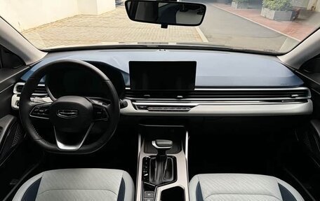 Geely Emgrand, 2022 год, 1 050 000 рублей, 10 фотография