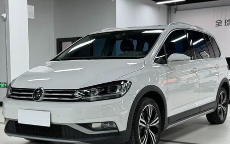 Volkswagen Touran III, 2023 год, 1 950 178 рублей, 3 фотография