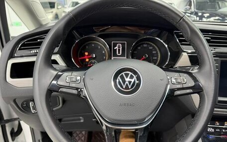 Volkswagen Touran III, 2023 год, 1 950 178 рублей, 10 фотография