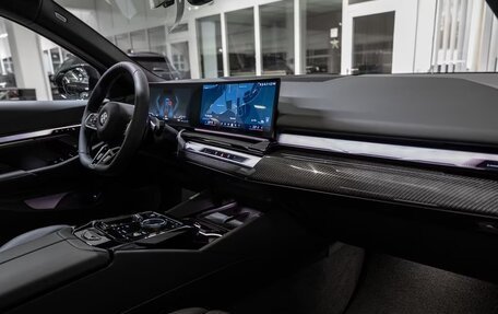 BMW 5 серия, 2025 год, 13 000 000 рублей, 10 фотография