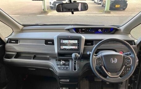 Honda Freed II, 2022 год, 1 455 000 рублей, 6 фотография