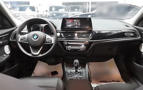 BMW 1 серия, 2022 год, 1 339 707 рублей, 10 фотография