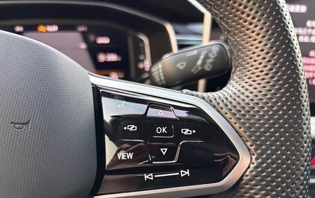 Volkswagen Tiguan II, 2022 год, 2 700 000 рублей, 13 фотография