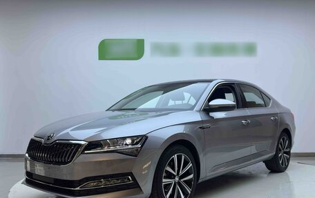 Skoda Superb III рестайлинг, 2022 год, 1 961 707 рублей, 1 фотография