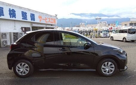 Toyota Yaris, 2023 год, 1 150 000 рублей, 4 фотография