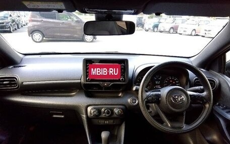 Toyota Yaris, 2023 год, 1 150 000 рублей, 3 фотография