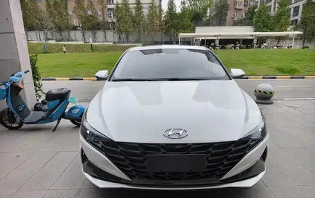 Hyundai Elantra, 2022 год, 1 420 000 рублей, 2 фотография