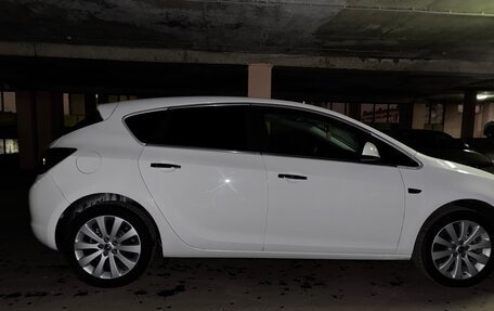 Opel Astra J, 2011 год, 799 999 рублей, 8 фотография