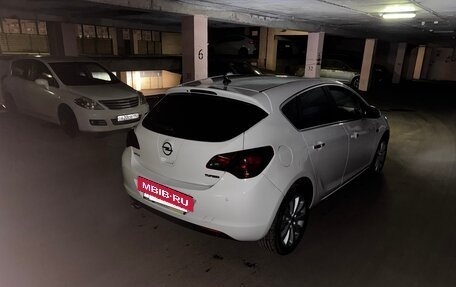 Opel Astra J, 2011 год, 799 999 рублей, 4 фотография