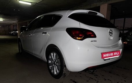 Opel Astra J, 2011 год, 799 999 рублей, 6 фотография