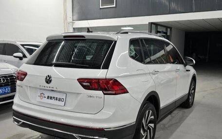 Volkswagen Tiguan II, 2023 год, 2 150 000 рублей, 3 фотография