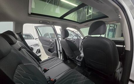 Volkswagen Tiguan II, 2023 год, 2 150 000 рублей, 9 фотография