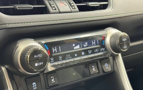 Toyota RAV4, 2025 год, 4 400 000 рублей, 15 фотография