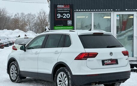Volkswagen Tiguan II, 2017 год, 2 399 000 рублей, 5 фотография