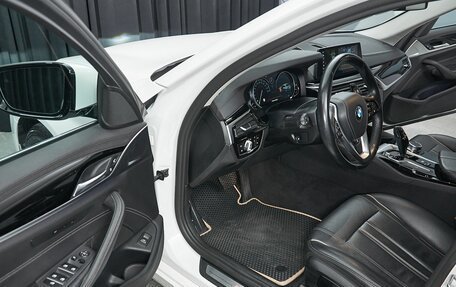 BMW 5 серия, 2018 год, 3 990 000 рублей, 9 фотография