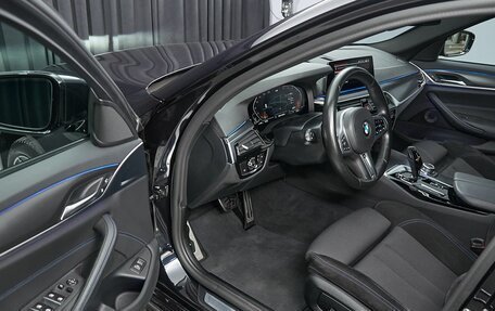 BMW 5 серия, 2020 год, 5 600 000 рублей, 13 фотография