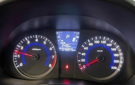 Hyundai Solaris II рестайлинг, 2011 год, 635 000 рублей, 14 фотография