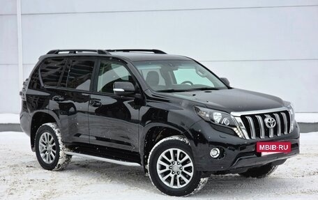 Toyota Land Cruiser Prado 150 рестайлинг 2, 2016 год, 3 999 999 рублей, 2 фотография