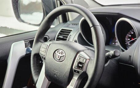 Toyota Land Cruiser Prado 150 рестайлинг 2, 2016 год, 3 999 999 рублей, 21 фотография