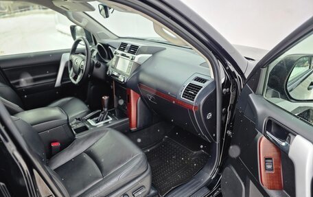 Toyota Land Cruiser Prado 150 рестайлинг 2, 2016 год, 3 999 999 рублей, 23 фотография