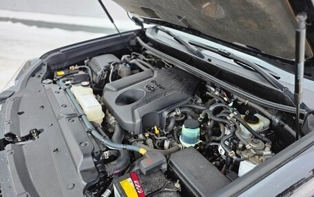 Toyota Land Cruiser Prado 150 рестайлинг 2, 2016 год, 3 999 999 рублей, 16 фотография