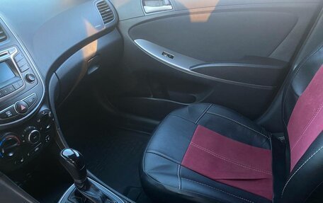 Hyundai Solaris II рестайлинг, 2015 год, 950 000 рублей, 17 фотография