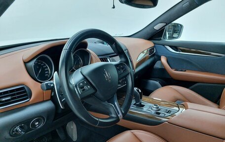 Maserati Levante I, 2017 год, 3 649 000 рублей, 13 фотография