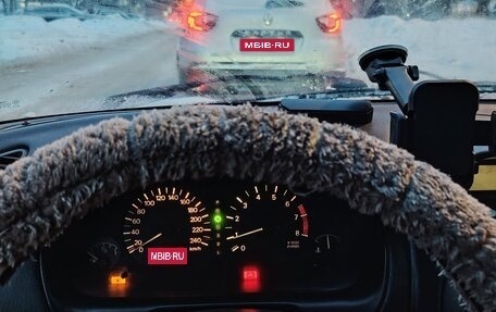 Mitsubishi Carisma I, 2002 год, 285 000 рублей, 1 фотография