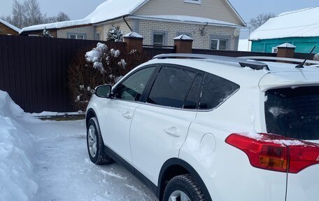 Toyota RAV4, 2015 год, 2 350 000 рублей, 2 фотография