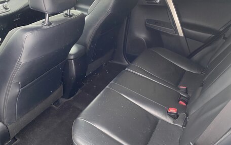 Toyota RAV4, 2015 год, 2 350 000 рублей, 10 фотография