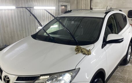 Toyota RAV4, 2015 год, 2 350 000 рублей, 9 фотография