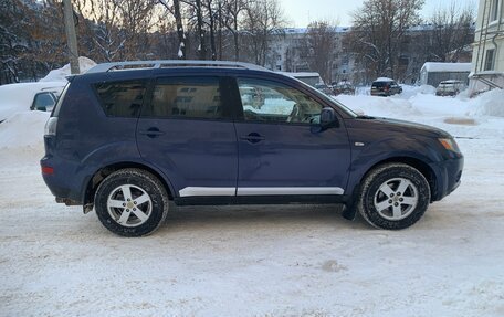 Mitsubishi Outlander III рестайлинг 3, 2007 год, 860 000 рублей, 2 фотография