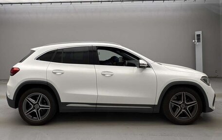 Mercedes-Benz GLA, 2022 год, 2 100 000 рублей, 6 фотография