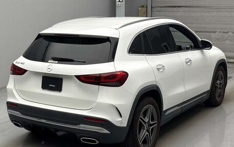 Mercedes-Benz GLA, 2022 год, 2 100 000 рублей, 3 фотография