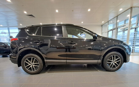 Toyota RAV4, 2017 год, 2 720 000 рублей, 5 фотография