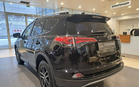 Toyota RAV4, 2017 год, 2 720 000 рублей, 8 фотография