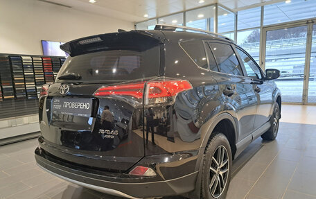 Toyota RAV4, 2017 год, 2 720 000 рублей, 6 фотография