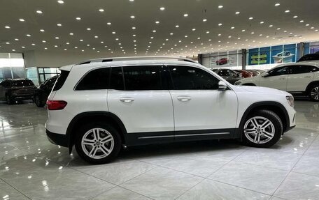 Mercedes-Benz GLB, 2020 год, 2 100 000 рублей, 2 фотография