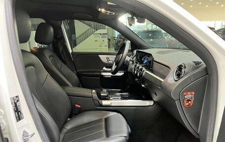 Mercedes-Benz GLB, 2020 год, 2 100 000 рублей, 4 фотография