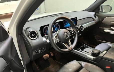 Mercedes-Benz GLB, 2020 год, 2 100 000 рублей, 11 фотография