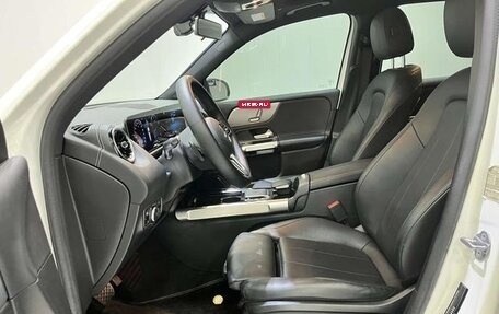 Mercedes-Benz GLB, 2020 год, 2 100 000 рублей, 13 фотография