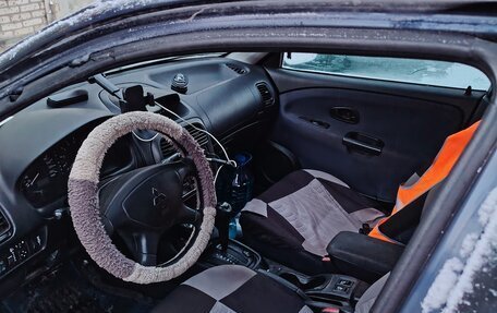 Mitsubishi Carisma I, 2002 год, 285 000 рублей, 5 фотография