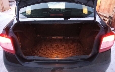 Renault Logan II, 2017 год, 945 000 рублей, 7 фотография