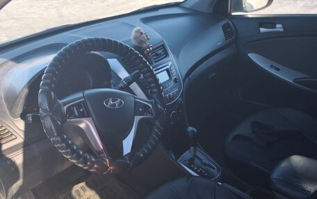 Hyundai Solaris II рестайлинг, 2011 год, 550 000 рублей, 2 фотография